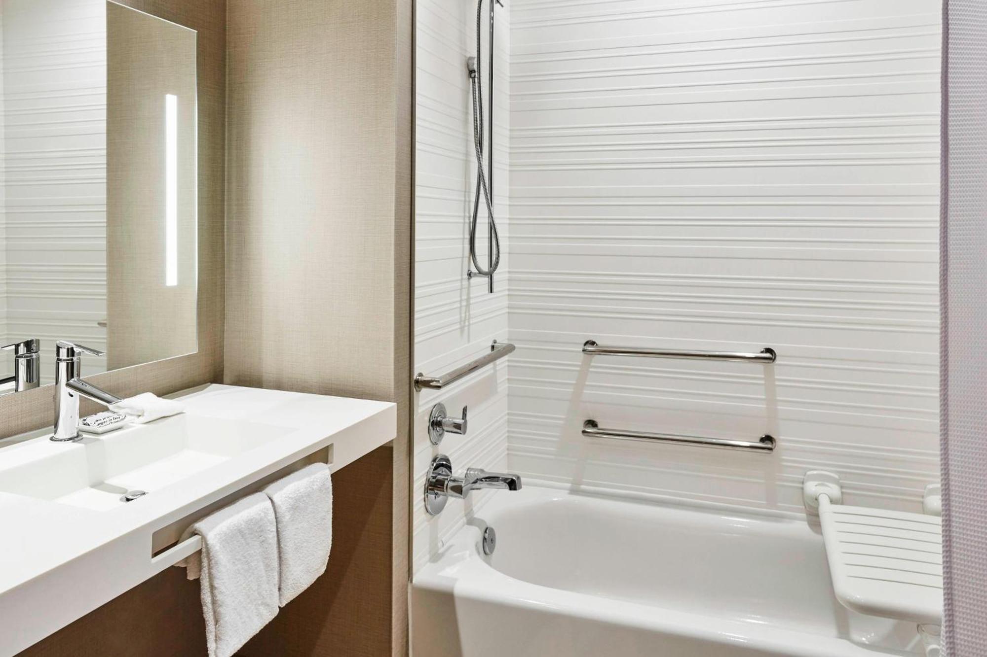 Ac Hotel By Marriott Cincinnati At The Banks Extérieur photo